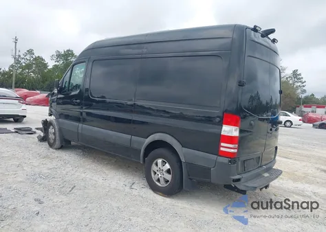 2017 Mercedes-Benz Sprinter 2500 Standard Roof V6 z USA, uszkodzony, nr VIN WD3PE7CD3HP520388